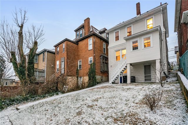 615 Woodbourne Ave, Brookline, PA 15226