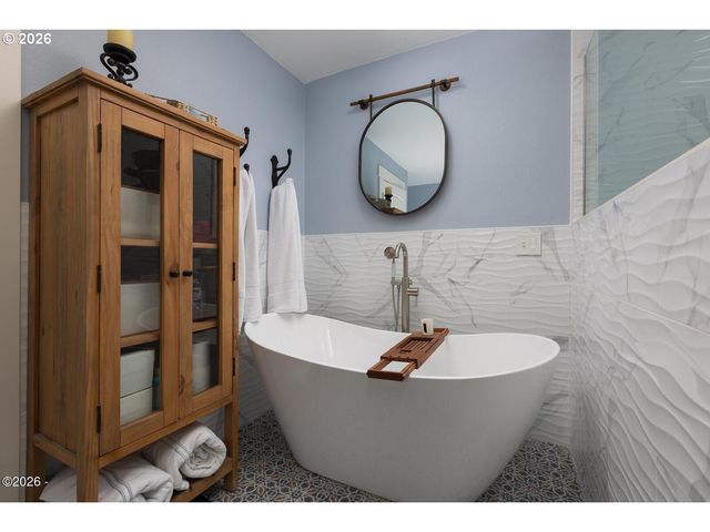 3763 ROCKY CREEK Ave, Depoe Bay, OR 97341