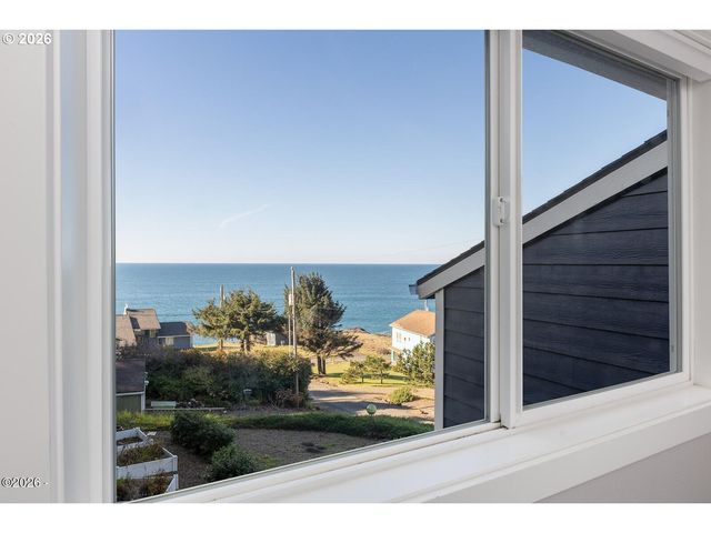 3763 ROCKY CREEK Ave, Depoe Bay, OR 97341