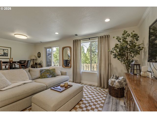 593 Sw 207TH Ave, Beaverton, OR 97006