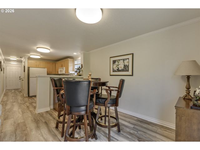 593 Sw 207TH Ave, Beaverton, OR 97006