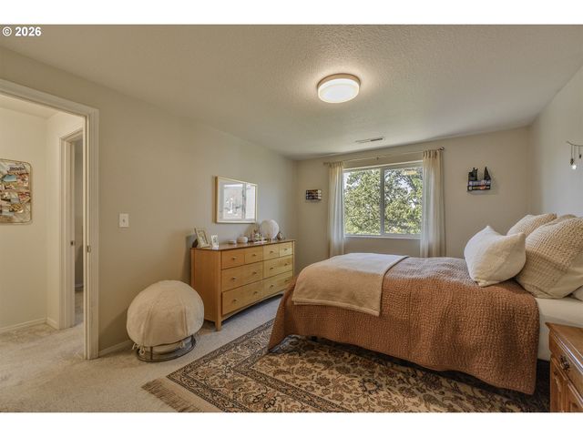 593 Sw 207TH Ave, Beaverton, OR 97006