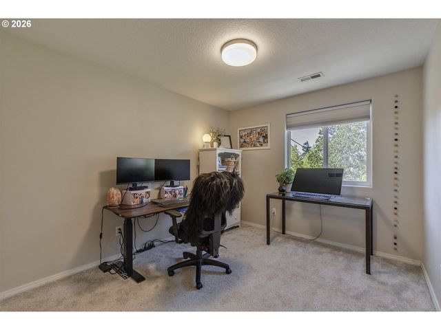 593 Sw 207TH Ave, Beaverton, OR 97006