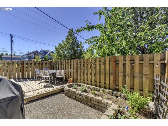 593 Sw 207TH Ave, Beaverton, OR 97006
