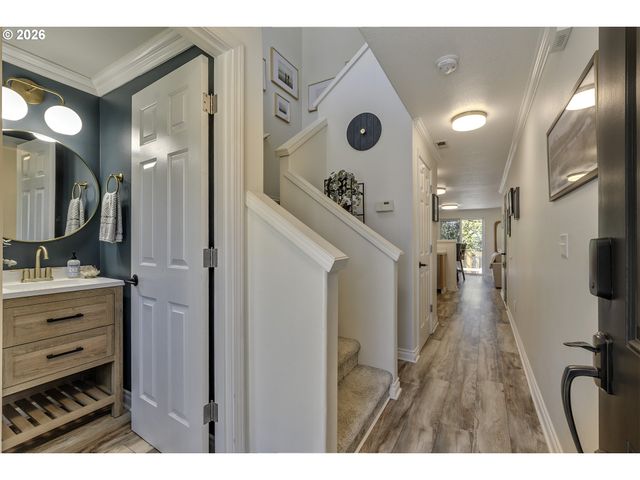 593 Sw 207TH Ave, Beaverton, OR 97006