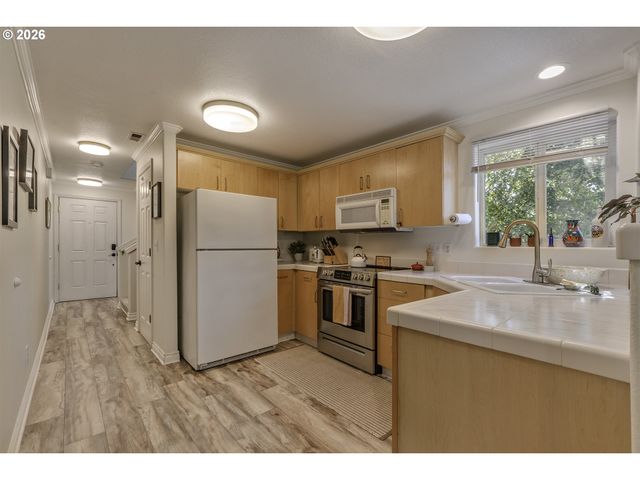 593 Sw 207TH Ave, Beaverton, OR 97006
