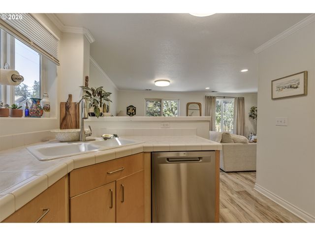 593 Sw 207TH Ave, Beaverton, OR 97006