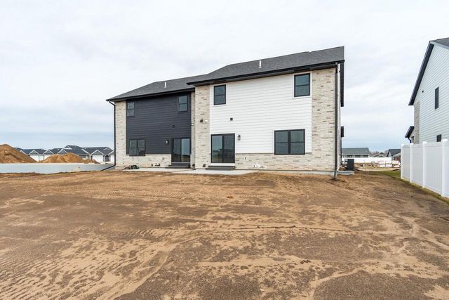 1624 Red Clover STREET, Holmen, WI 54636