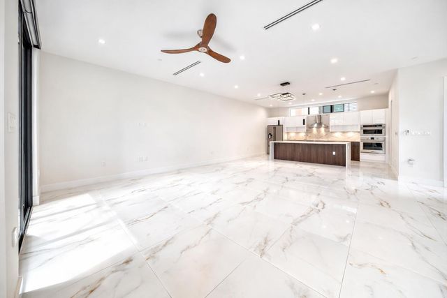 1052 N Victoria Park Road, Fort Lauderdale, FL 33304