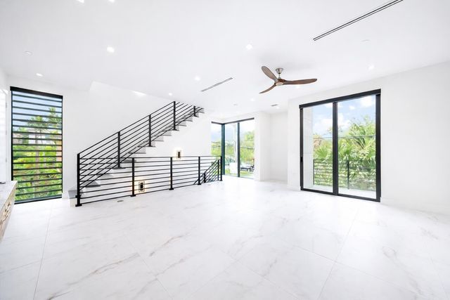 1052 N Victoria Park Road, Fort Lauderdale, FL 33304