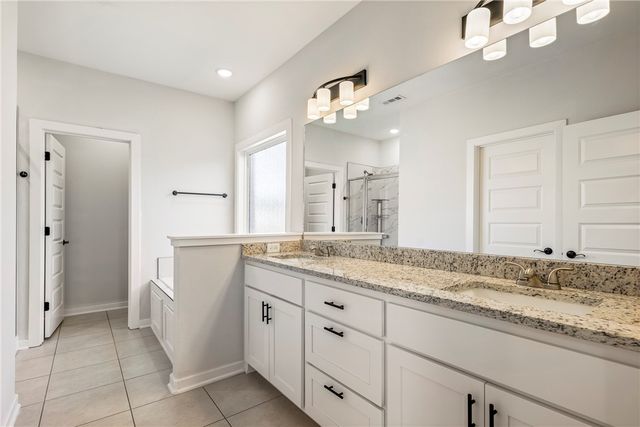 6049 W Quinn Street, Fayetteville, AR 72704