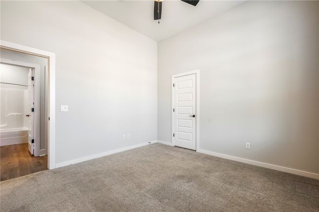 6049 W Quinn Street, Fayetteville, AR 72704