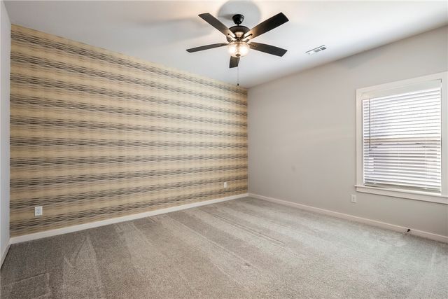 6049 W Quinn Street, Fayetteville, AR 72704