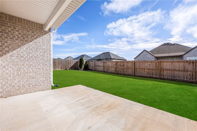 6049 W Quinn Street, Fayetteville, AR 72704