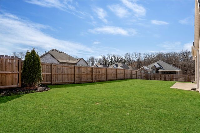 6049 W Quinn Street, Fayetteville, AR 72704