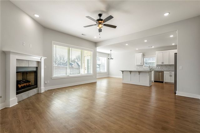 6049 W Quinn Street, Fayetteville, AR 72704