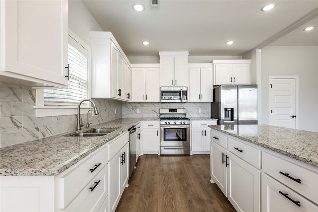 6049 W Quinn Street, Fayetteville, AR 72704