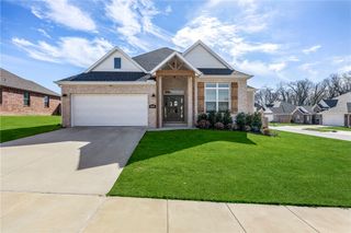 6049 W Quinn Street, Fayetteville, AR 72704