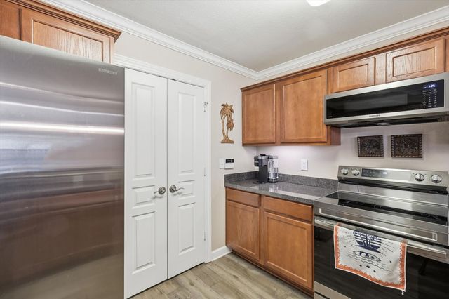 863 Lindbergh Lane, Grand Prairie, TX 75051