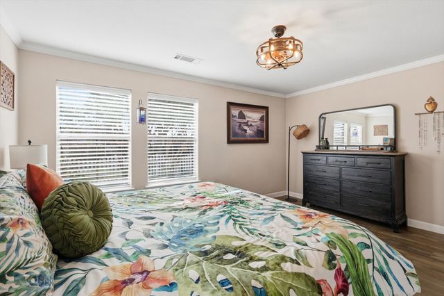 863 Lindbergh Lane, Grand Prairie, TX 75051