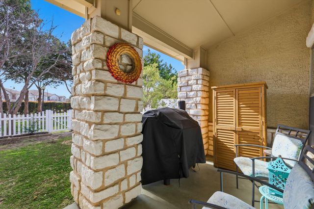 863 Lindbergh Lane, Grand Prairie, TX 75051