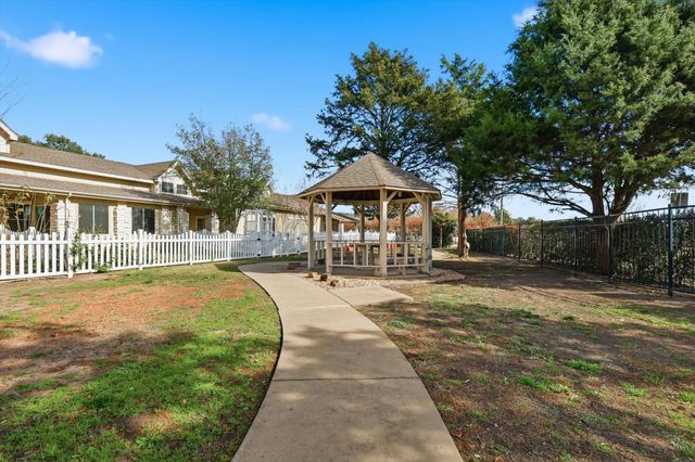 863 Lindbergh Lane, Grand Prairie, TX 75051