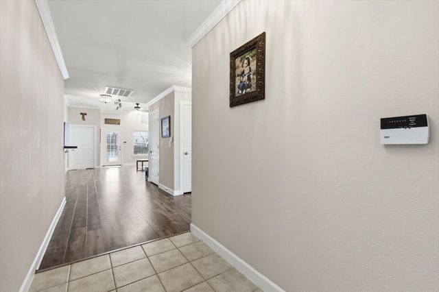 863 Lindbergh Lane, Grand Prairie, TX 75051