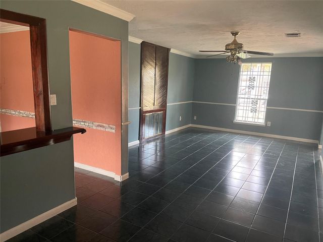 10751 Corona Lane, Houston, TX 77072