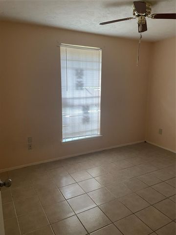 10751 Corona Lane, Houston, TX 77072