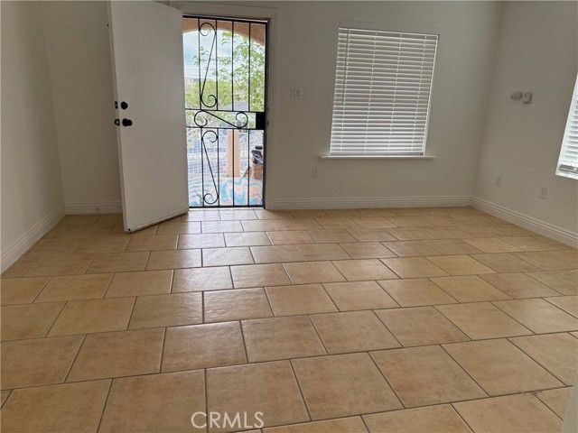 15398 6th, Victorville, CA 92395