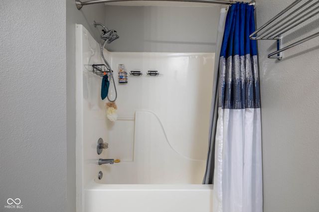 8066 Lawrence Woods Place, Indianapolis, IN 46236