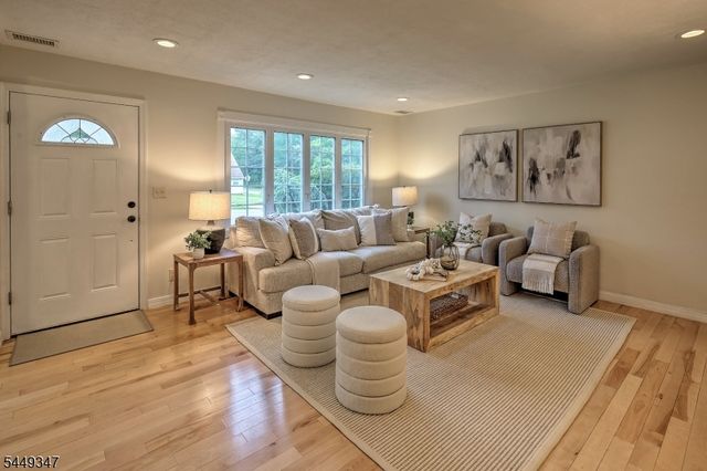 1108 Woodruff St, Woodbridge Twp., NJ 08830