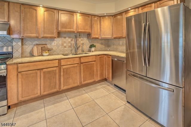 1108 Woodruff St, Woodbridge Twp., NJ 08830