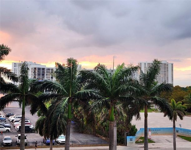 3725 S Ocean Dr 425, Hollywood, FL 33019