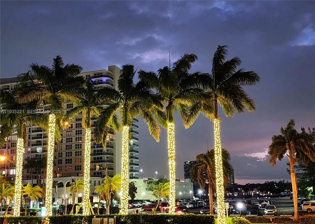 3725 S Ocean Dr 425, Hollywood, FL 33019