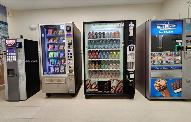 3725 S Ocean Dr 425, Hollywood, FL 33019