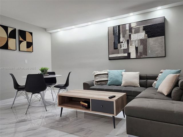 3725 S Ocean Dr 425, Hollywood, FL 33019