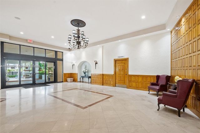 3725 S Ocean Dr 425, Hollywood, FL 33019