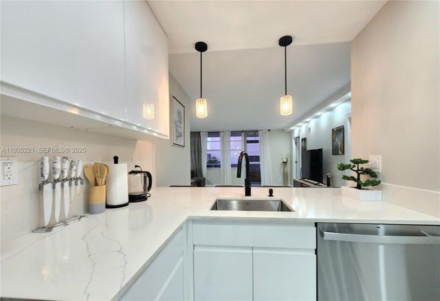 3725 S Ocean Dr 425, Hollywood, FL 33019