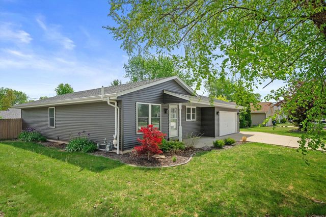 1331 E Maass DRIVE, Oak Creek, WI 53154