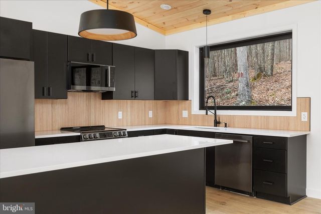 6292 THORNE BOTTOM RD, Lost River, WV 26810