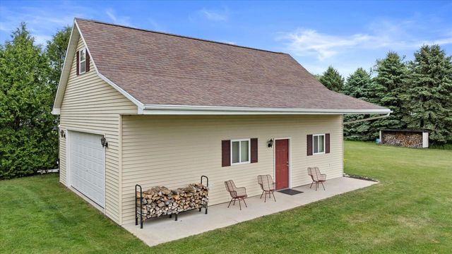 7720 Orchard Valley ROAD, West Bend, WI 53090