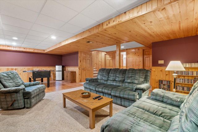 7720 Orchard Valley ROAD, West Bend, WI 53090