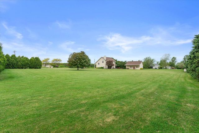 7720 Orchard Valley ROAD, West Bend, WI 53090