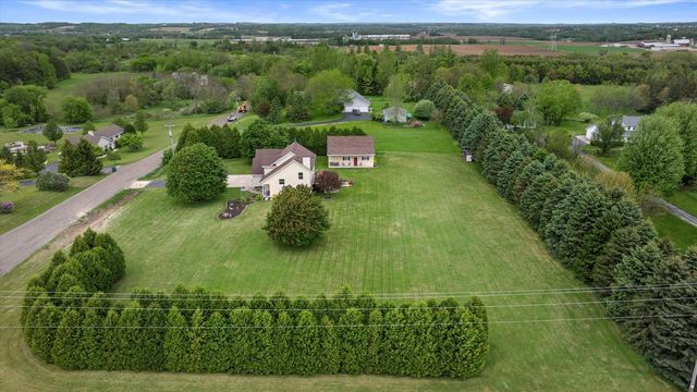 7720 Orchard Valley ROAD, West Bend, WI 53090