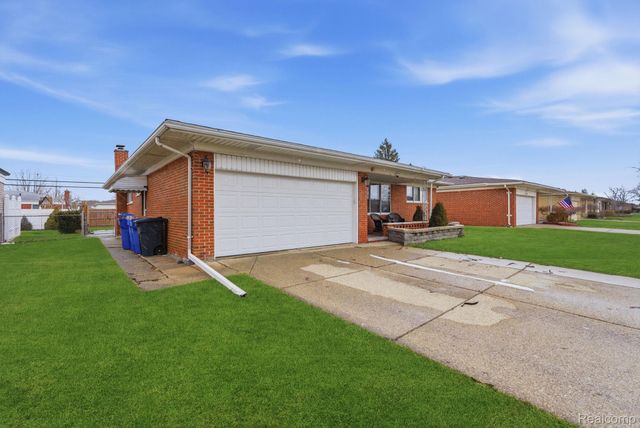 14135 Ivanhoe Drive, Warren, MI 48088