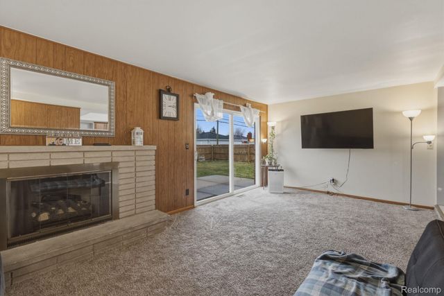 14135 Ivanhoe Drive, Warren, MI 48088