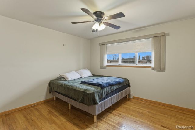 14135 Ivanhoe Drive, Warren, MI 48088