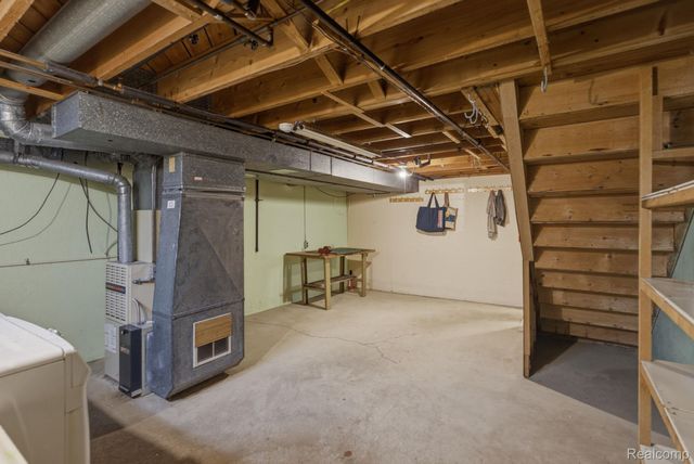 14135 Ivanhoe Drive, Warren, MI 48088