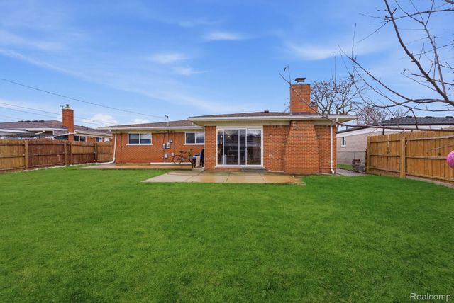 14135 Ivanhoe Drive, Warren, MI 48088